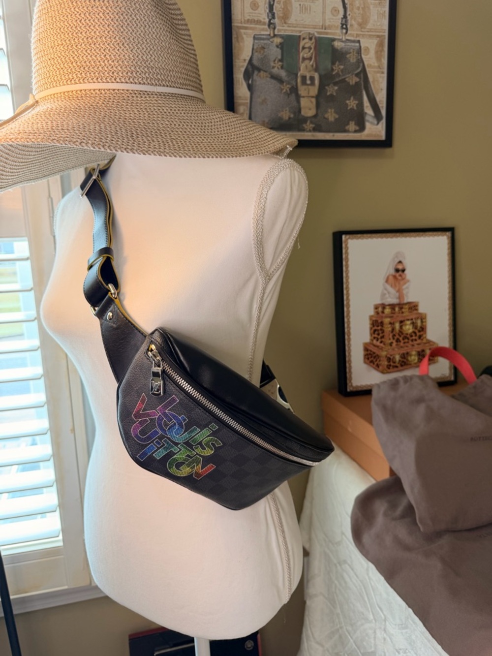 Louis Vuitton Damier Graphite Rainbow Logo Discovery Bum Bag - Picture 15 of 16